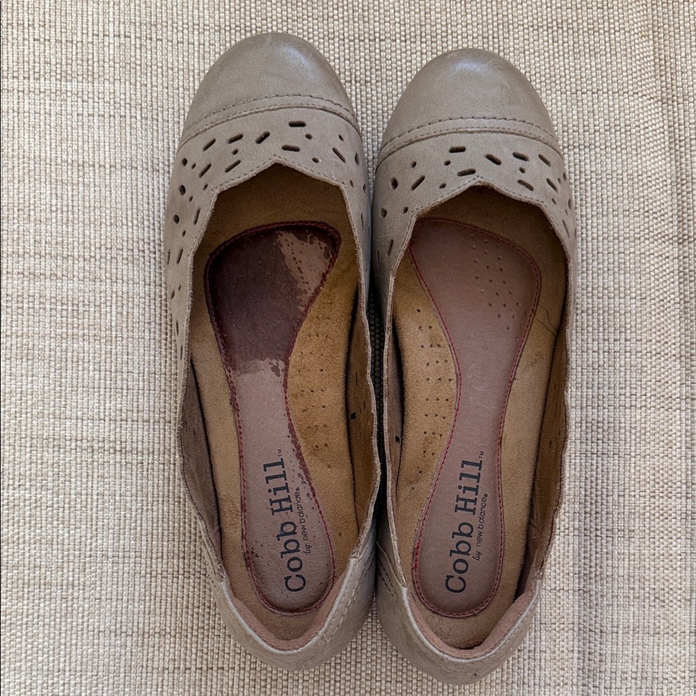 Cobb Hill Leather Suede ballet flats laser-cut detailing Tan Cushioned 8 WIDE - Picture 11 of 15